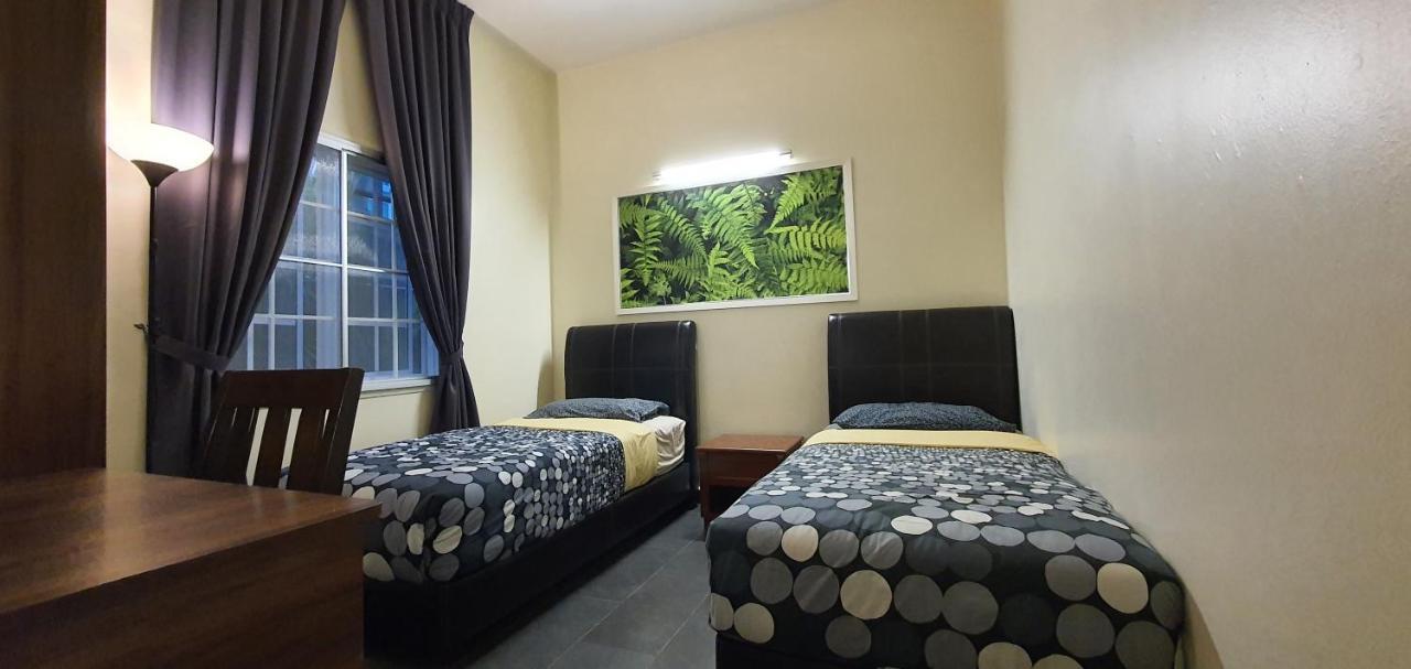 Gerard'S "Backpackers" Roomstay No Children Adults Only Cameron Highlands Exterior photo