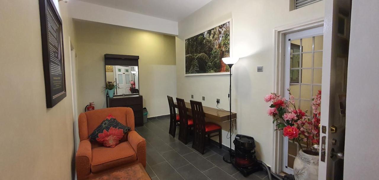 Gerard'S "Backpackers" Roomstay No Children Adults Only Cameron Highlands Exterior photo