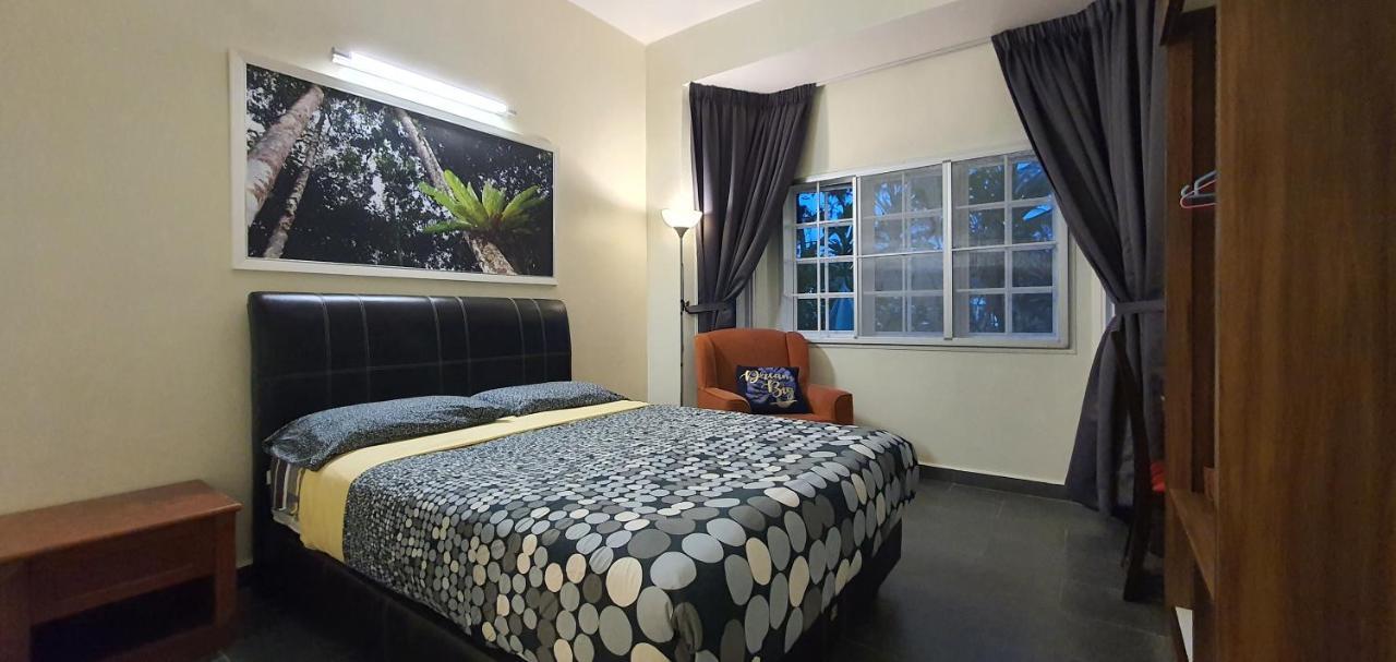 Gerard'S "Backpackers" Roomstay No Children Adults Only Cameron Highlands Exterior photo
